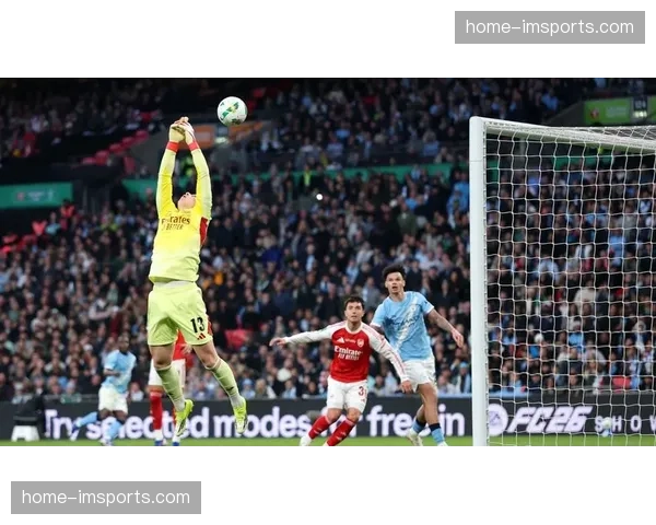 曼城联赛杯决赛变阵三中卫 奥赖利头球双响击溃阿森纳高位防线